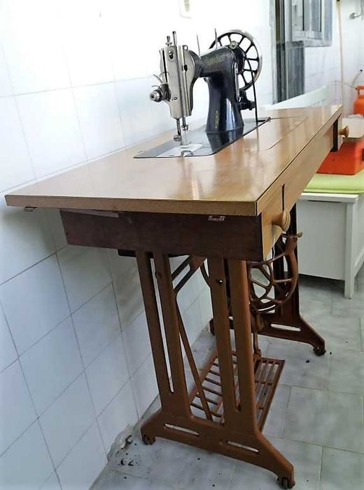 Vende-se máquina de costura Mundlos