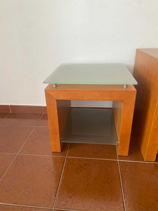 Aparador e mesa de sala