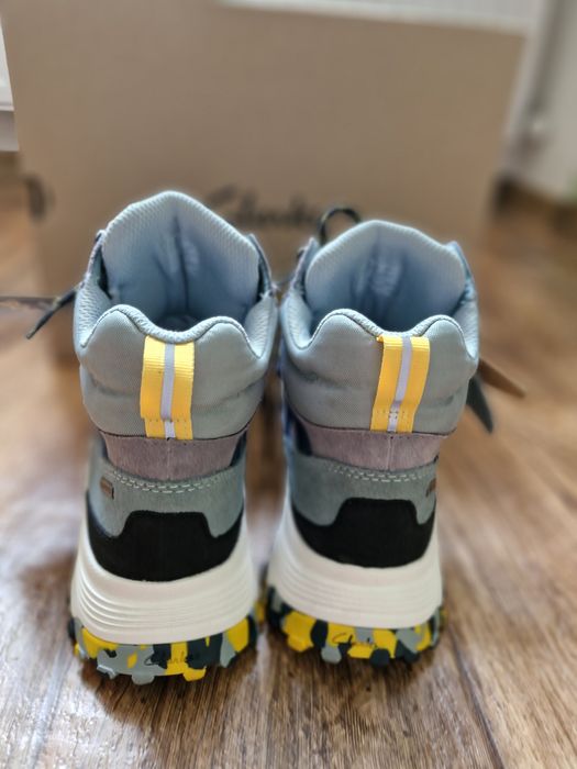 Ботинки кросівки взуття Clarks