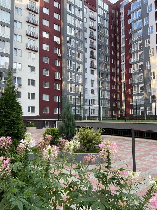 продам двокімнатну квартиру в центрі міста поруч ратуша та парк ЖР Княгинин Галицька Васильянок
