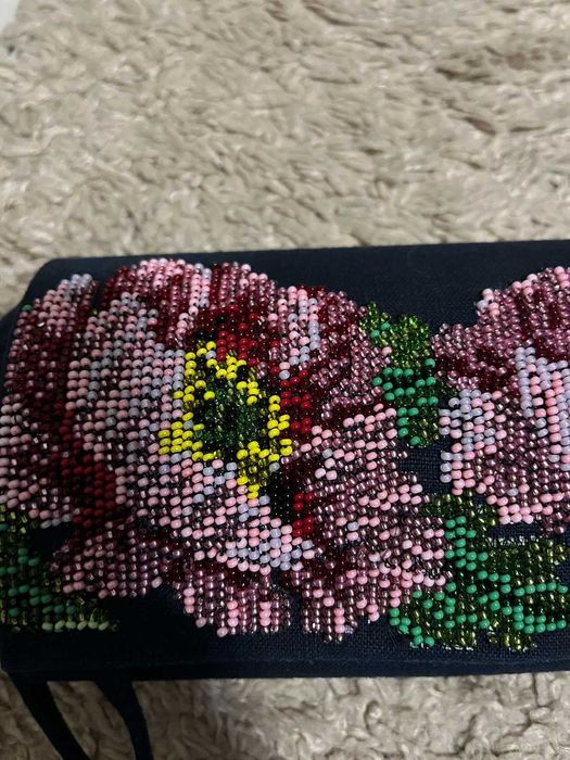 Клатч с вышивкой ручной