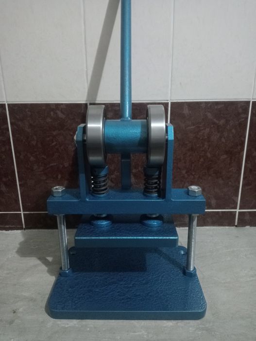 Пресс для тиснення, вирубки