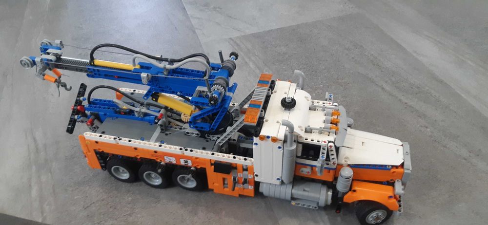 LEGO 42128 Technic Ciężki Samochód Pomocy Drogowej