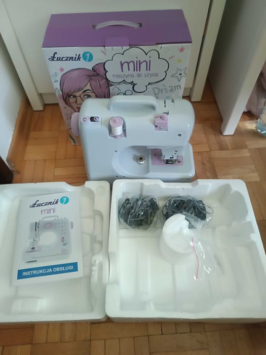 mini maszyna do szycia Łucznik