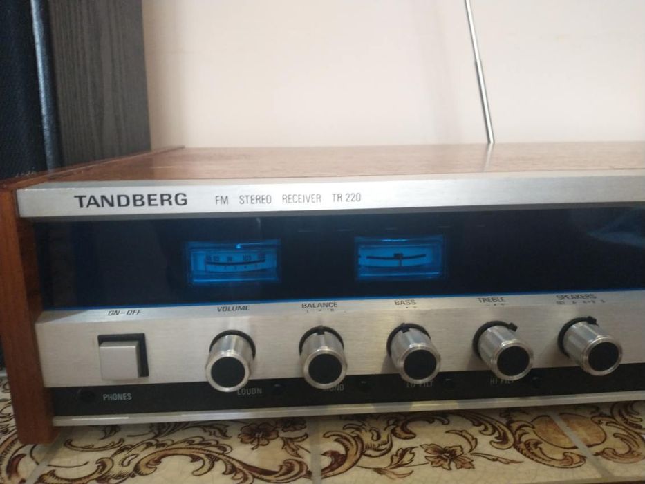 Amplituner Tandberg TR 220