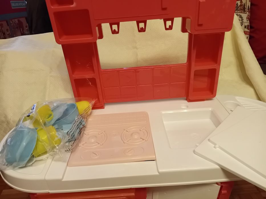 Barbie deluxe kitchen