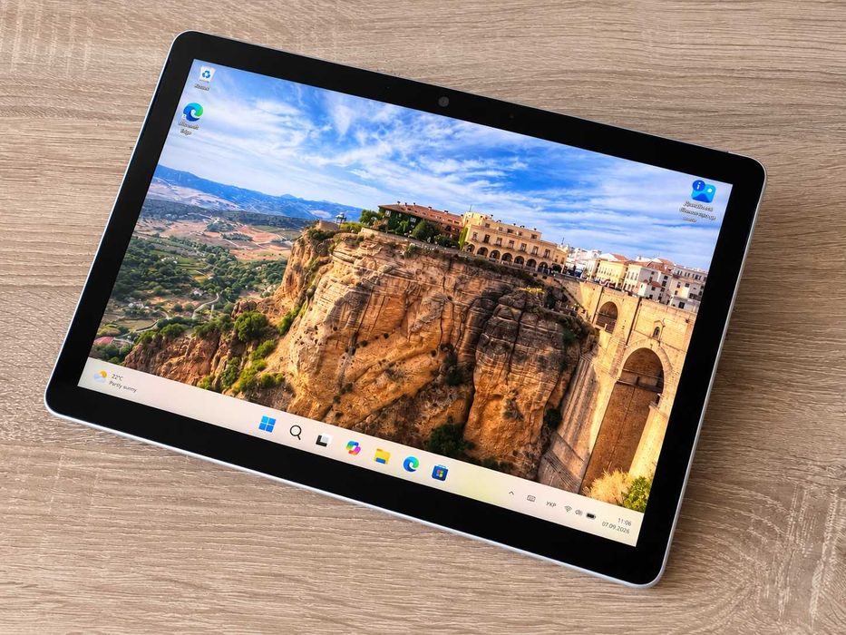 Microsoft Surface Go 1824 / 10″ Touch / Intel Pentium 4415Y / 4GB RAM / 64GB eMMC / Windows 11