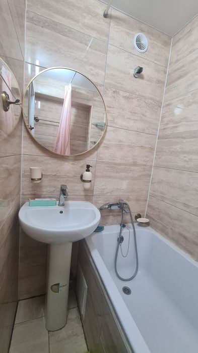 Здам свою 2 кімнатну квартиру на бульварі Жванецького з 19  березня