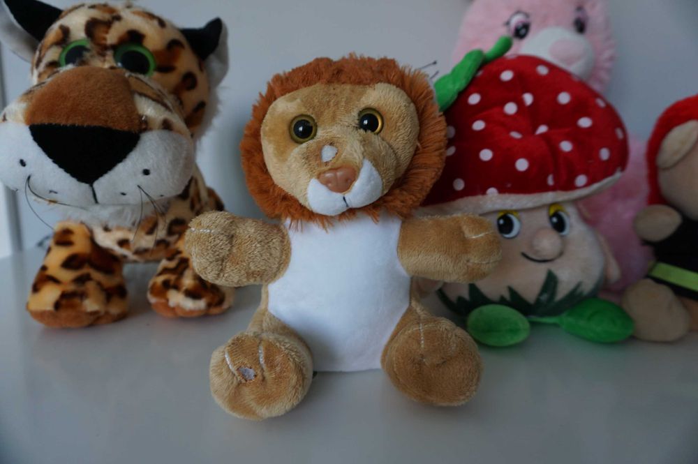 7 szt. zestaw dużych maskotek~ królik, strażak, zygzak McQueen