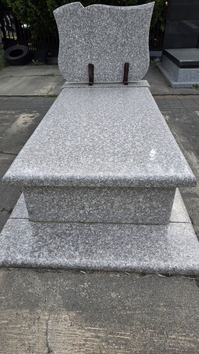 Tanie nagrobki granitowe