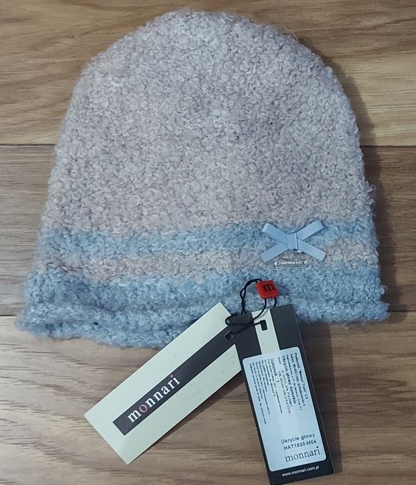 Nowa czapka Monnari