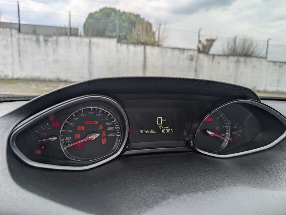 Peugeot 308 1.6 HDi – Teto Panorâmico – Económico