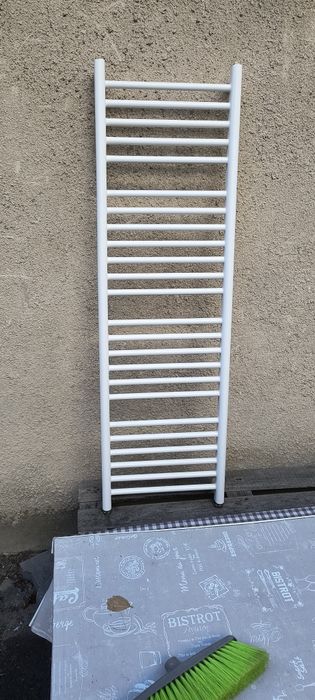 Grzejnik łazienkowy 140x43 cm
