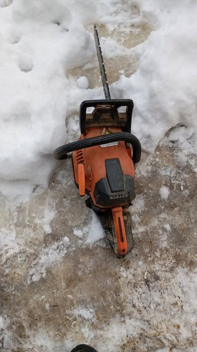 2 бензопіли . 3 перфоратори і шуруповерт