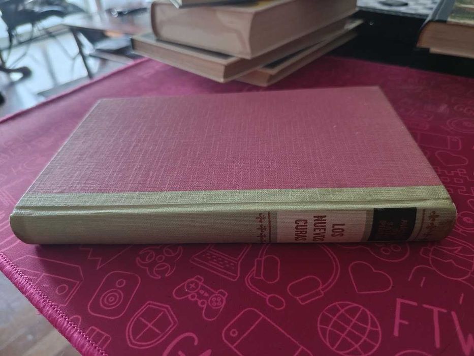 Los nuevos curas, Michel de Saint-Pierre, libro en castellano