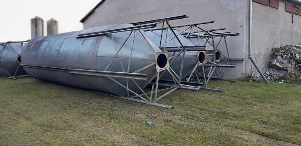 Sprzedam silos paszowy zbozowy kolo 30t