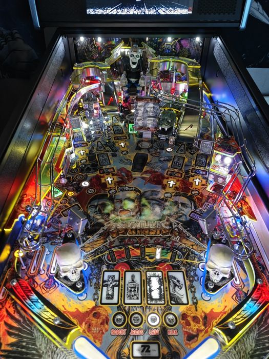Metallica Remaster Premium Stern Pinball Flipper Fliper