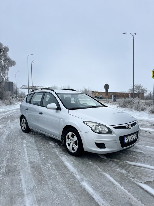 Hyundai i30 2010рік 1.6турбо дизель хороший стан в Україні