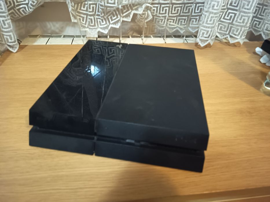 Uszkodzona konsola PlayStation 4