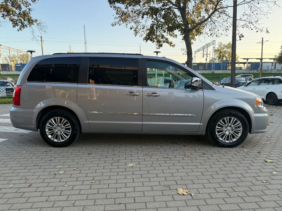 Chrysler Town & Country Wersja Touring +