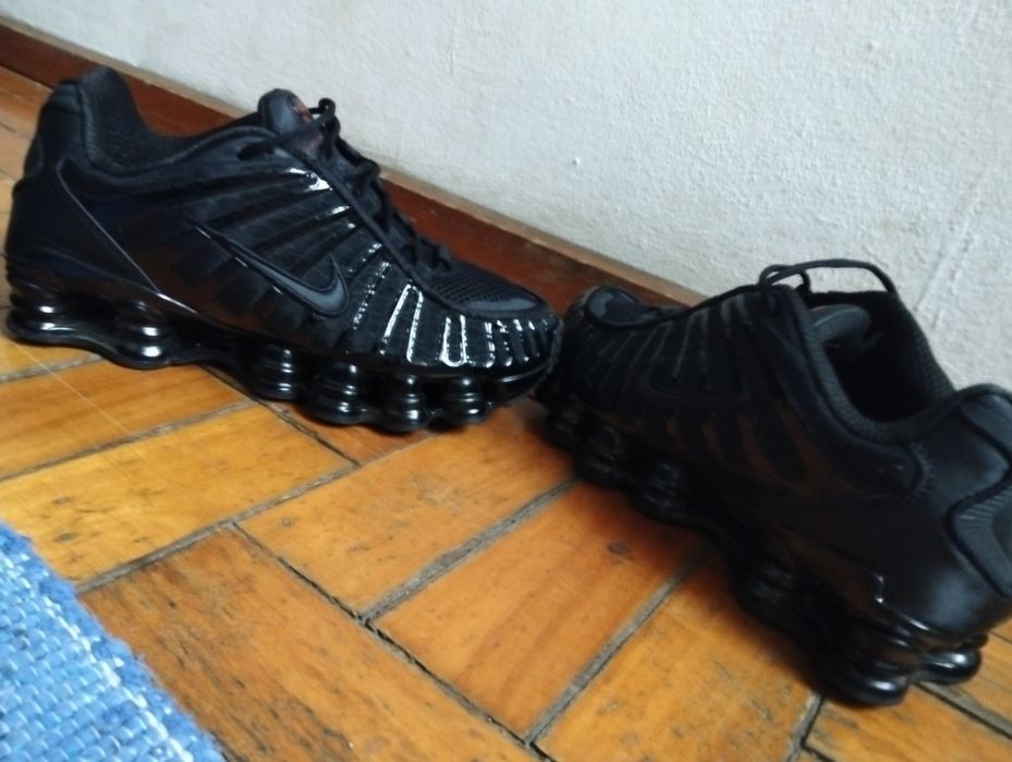 Nike Shox TL pretas novinhas.