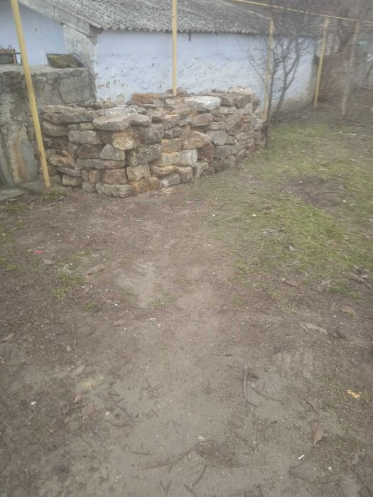 Отдам даром камень бут