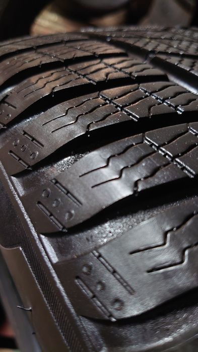 Пара зимних шин резина Pirelli Sottozero 3 winter 215/50 r18 215 50 18