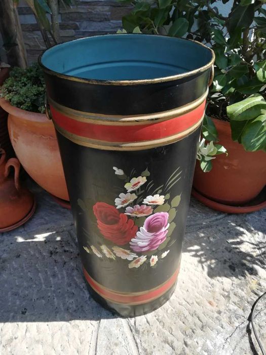 Suporte guarda-chuvas , pintado a mão