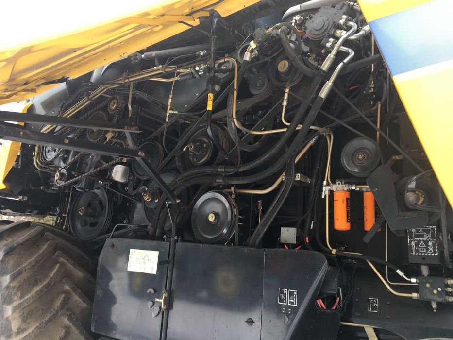 Комбайн NEW HOLLAND СХ8080