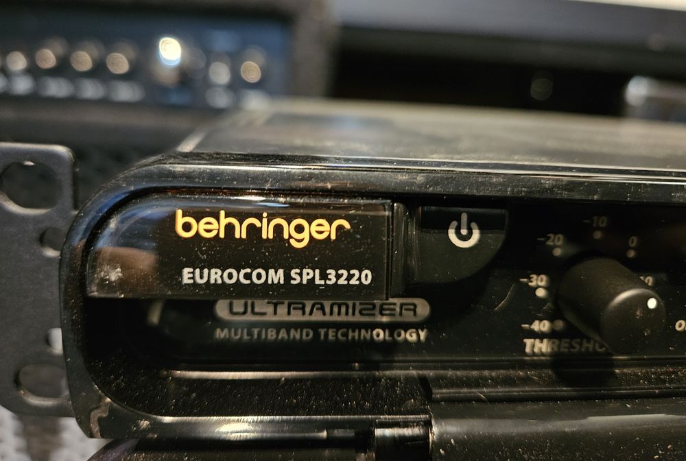 Procesor Behringer Multiband Dynamics Processor SPL3220
