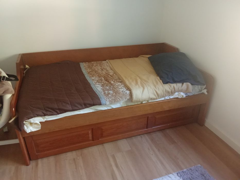 Vendo camisseiro em otimo estado, conta com 6 gavetas! As medidas são