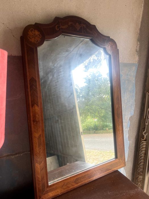 Espelho com moldura em madeira com embutidos 0,60x1m