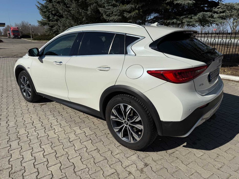 Продам Infiniti QX30
