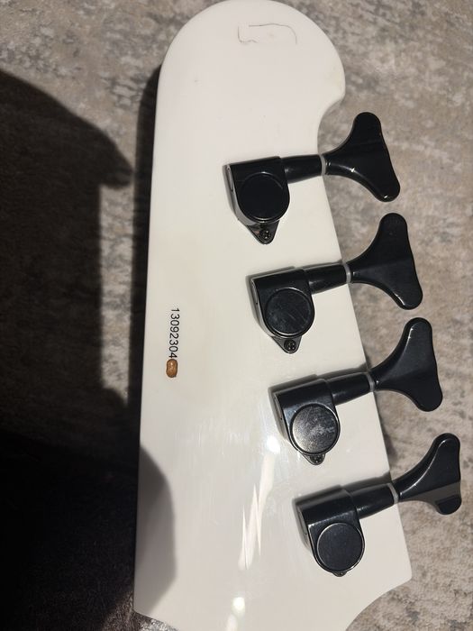 Бас-гітара Epiphone Thuderbird Pro 4