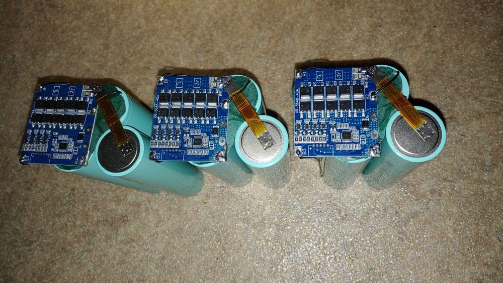 Батарея LiFePO4 12В 15Aч в корпусе 7Aч-9Aч для бесперебойников