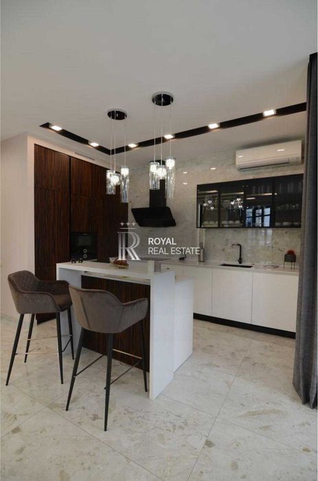 Продаж Пентхаус Київ ЖК Pechersky 240 м² 3 спальні Тераса 130 м² Джакузі Новий ремонт Генератор Зимовий сад Підземний паркінг