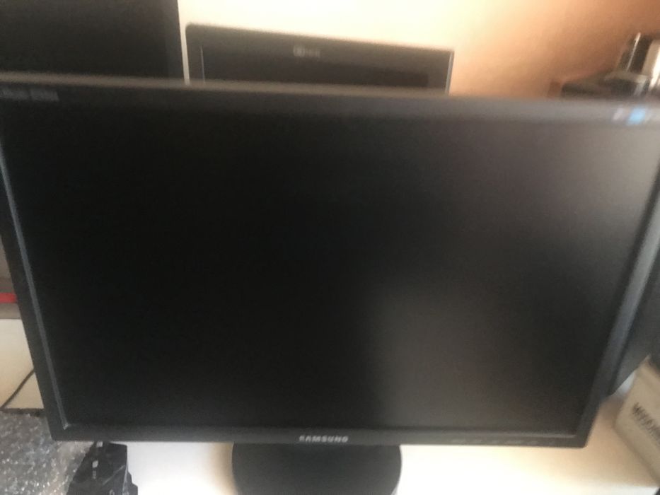 Монитор Samsung 2243bw 22"