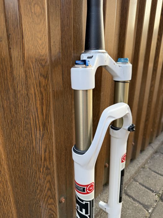 Fox 32 Float 100mm 27.5 15x100 (Шток 19.3см)