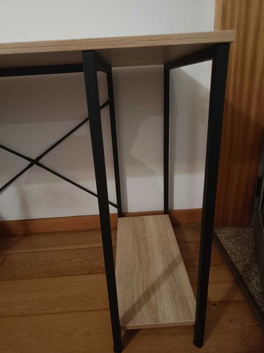 Secretária Aço e aglomerado de melamina