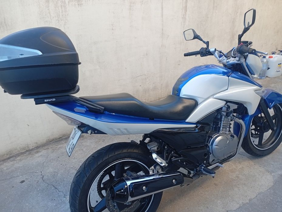 Suzuki inazuma 250 em muito bom estado 33mil pronta para rolar  material super fiável e baixa manutenção