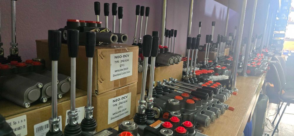 Гідророзподільник болгарський Р40 Р80 Р120 з плаваючим положеням