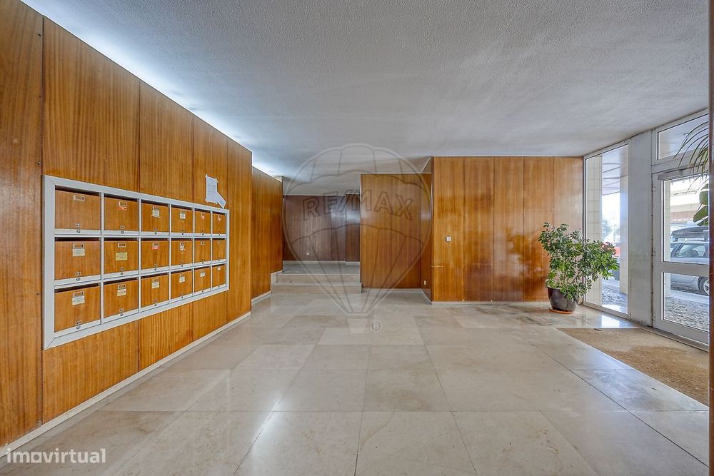 Apartamento T4 para arrendamento
