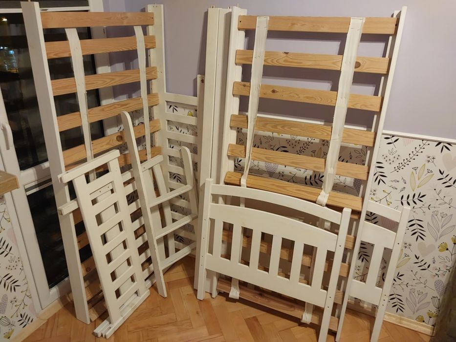 Łóżko piętrowe białe