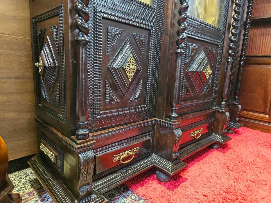 Livreiro antigo em madeira maciça - óptimo estado geral