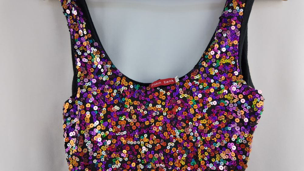 Sukienka cekinowa John Zack 12 · połyskująca i efektowna