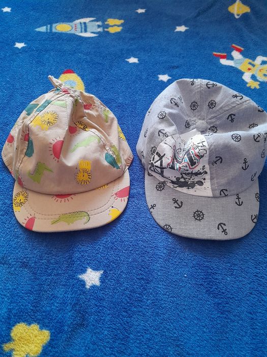Chłopięce czapki  z daszkiem