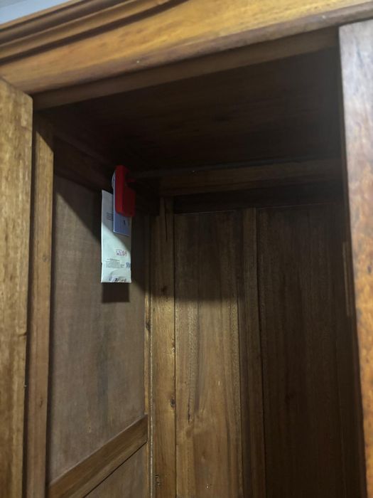 Armário clássico muito boas condições