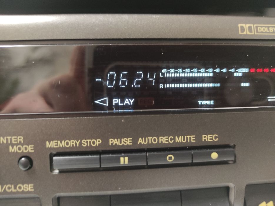 Sprzedam magnetofon Technics automat