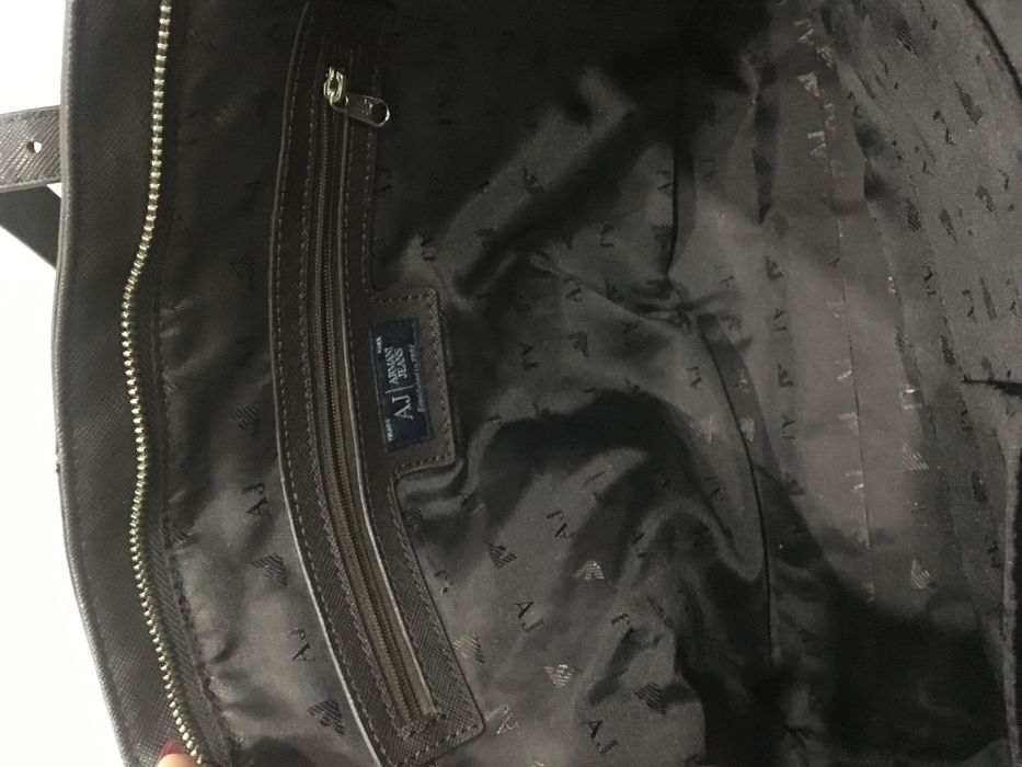 Mala Armani semi-nova