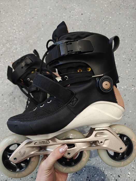 Rolki POWERSLIDE SWELL 100 czarno piaskowe 38